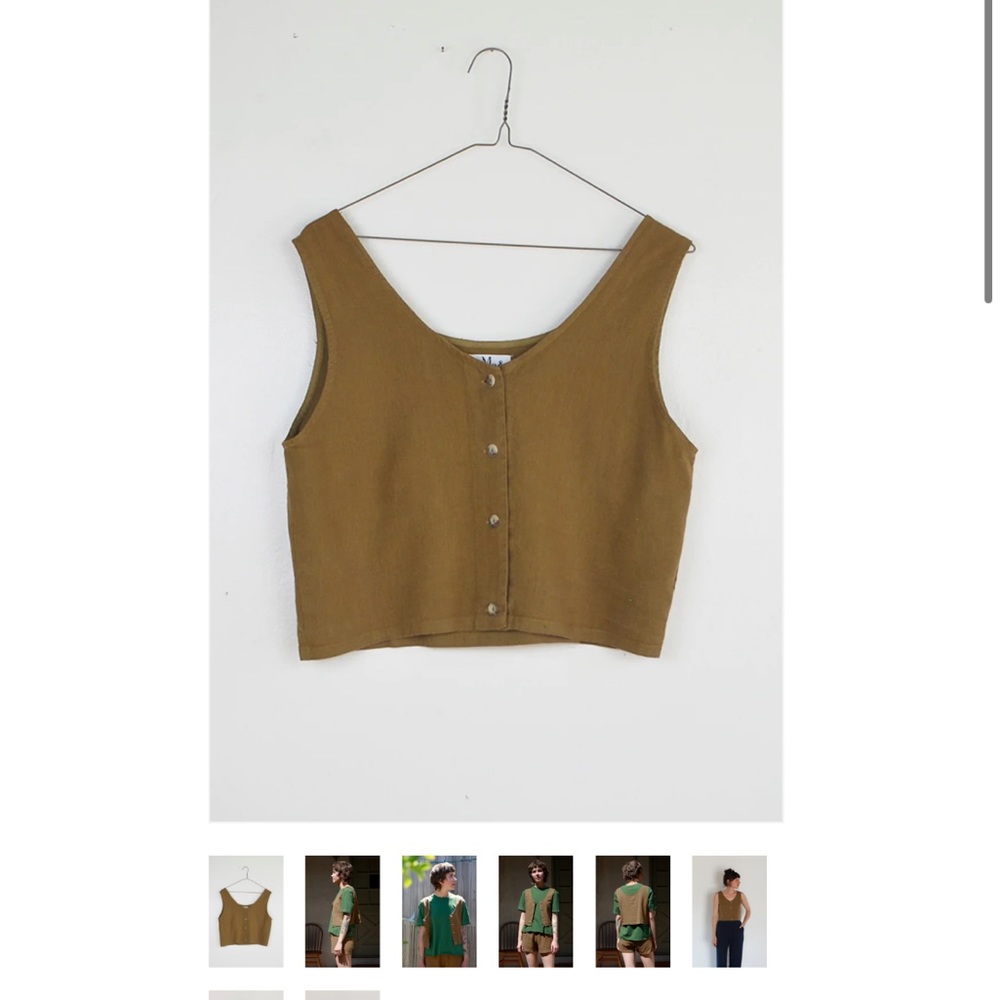 Me & Arrow Tank Vest in Khaki, S